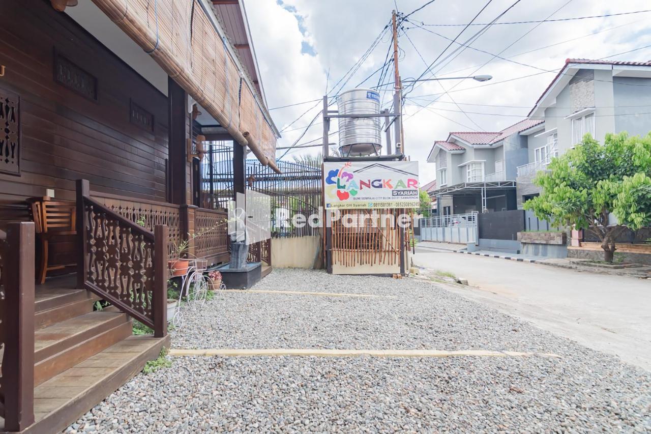 Langkar Guest House Syariah Mitra Reddoorz Samarinda Exterior photo